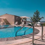 In Badus With Communal Pool Apartment
