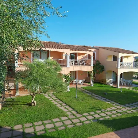 Apartment In Badus With Communal Pool Badesi