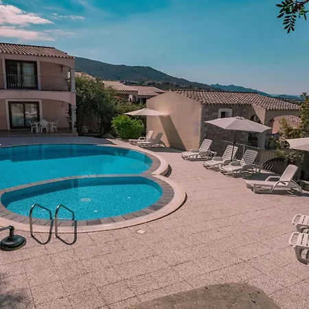 In Badus With Communal Pool Apartment Badesi